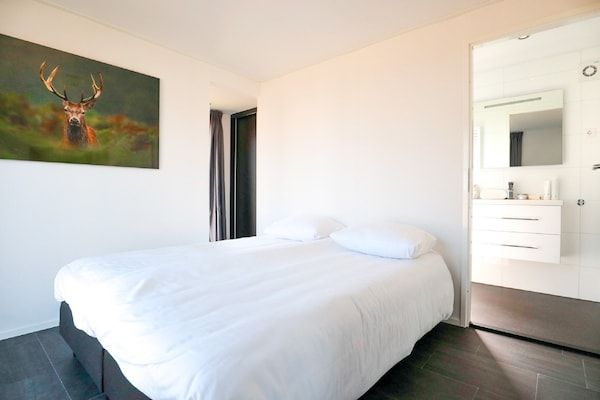 Slaapkamer - Vakantiehuis in Breskens met tuin in Breskens (4)
