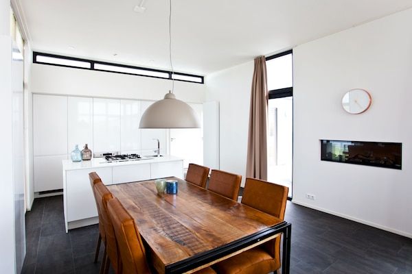 Eetkamer - Modern vakantiehuis op 600 m van de zee in Breskens (2)