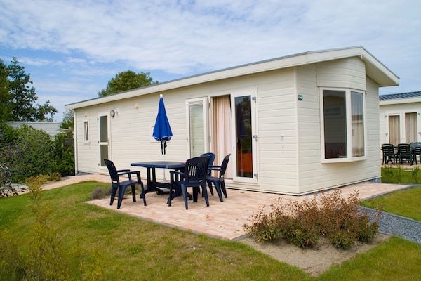 Buitenkant - Gezellig chalet bij strand op 600 m in Breskens (1)