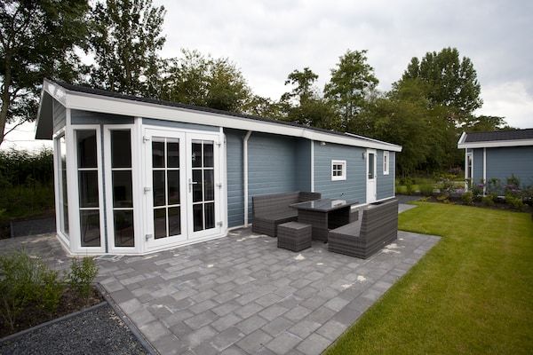 Buitenkant - Leuk chalet op 600 m. van het strand in Breskens (1)