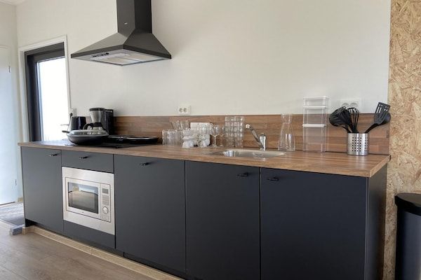 Keuken - Licht en sfeervol chalet met terras. in Kampen (3)