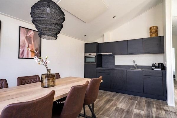 Keuken - Chalet aan het water voor 6 in Kampen in Kampen (4)