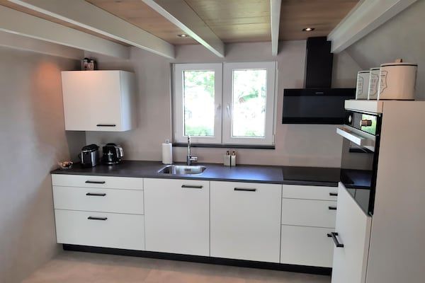 Keuken - Stijlvol vakantiehuis aan zee in Tuitjenhorn (4)