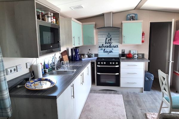 Keuken - gezellig chalet voor koppels in Oostkapelle (4)
