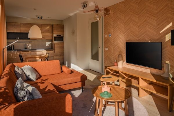 Woonkamer - Ruim appartement nabij wellness in Maastricht (2)