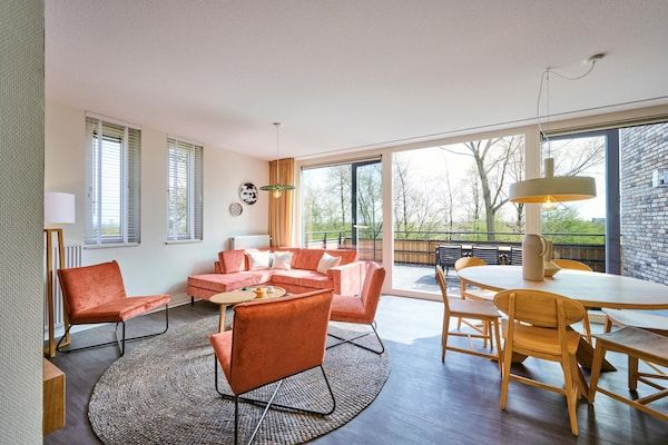 Woonkamer - Ruim penthouse nabij wellness in Maastricht (2)