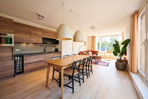 Eetkamer - Ruim penthouse met wellness in Maastricht (3)