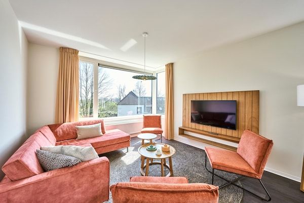 Woonkamer - Ruim penthouse met wellness in Maastricht (2)