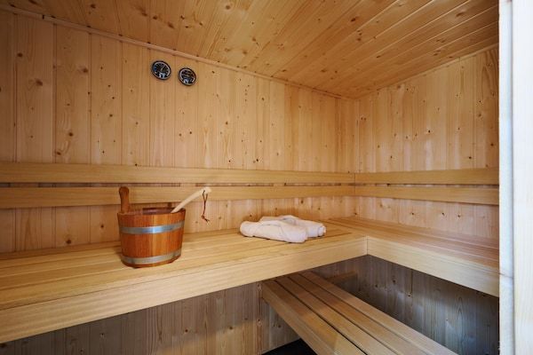Wellness - Ruim penthouse met wellness in Maastricht (4)