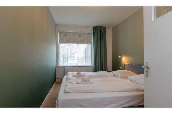 Slaapkamer - Verblijf voor 4 personen in Rustenpolder in Vrouwenpolder (5)