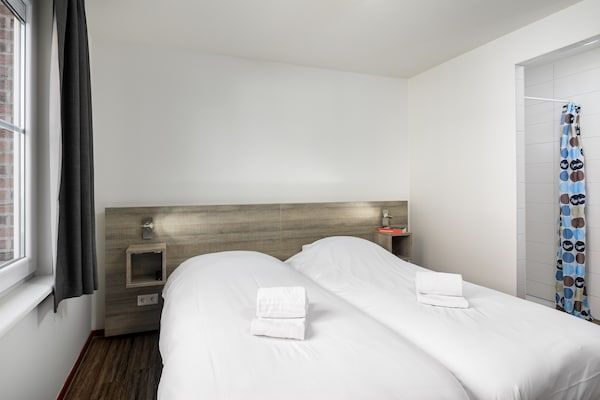 Slaapkamer - Villa in Arcen met toegang tot Thermaalbad in Arcen (3)