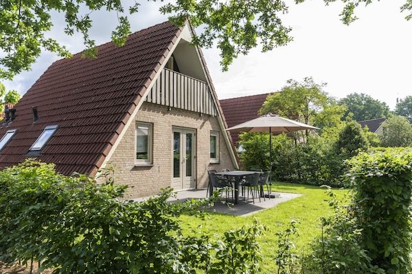 Buitenkant - Vakantiehuis met tuin in Plasmolen (5)
