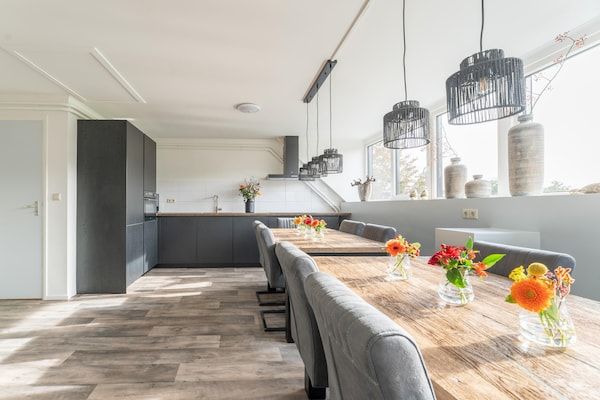 Eetkamer - Vakantiehuis in Silvolde met Hot Tub in Silvolde (5)