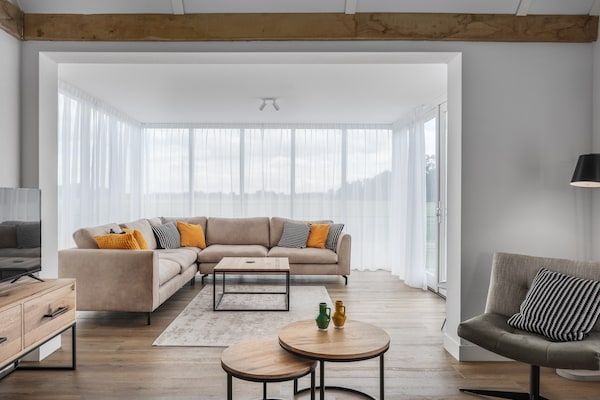 Woonkamer - Villa in Someren bij Golfbaan in Someren (3)