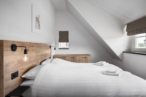 Slaapkamer - Villa in Someren bij Golfbaan in Someren (5)