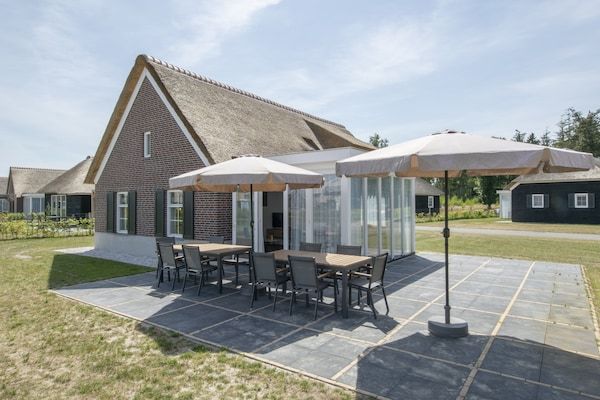Buitenkant - Villa in Someren bij Golfbaan in Someren (1)
