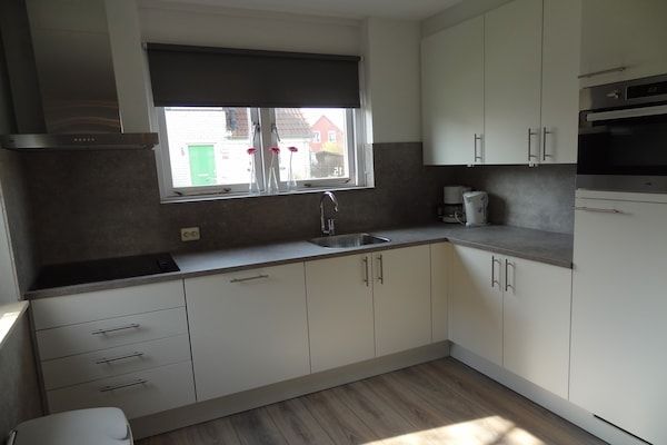 Keuken - Thuissauna nabij stranden van Wemeldinge in Wemeldinge (4)