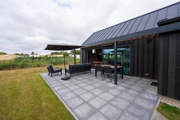 Buitenkant - Villa in Breskens vlakbij het strand in Breskens (1)