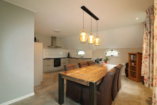 Eetkamer - Appartement in Kornhorn bij Curringherveld in Kornhorn (3)