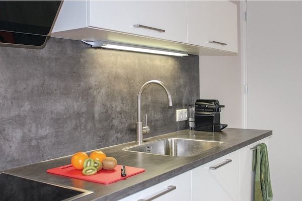 Keuken - Villa in Friesland met Sauna en Steiger in Idskenhuizen (3)