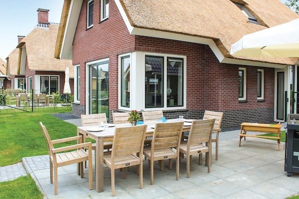 Terras - Villa in Friesland met Aanlegsteiger in Idskenhuizen (5)