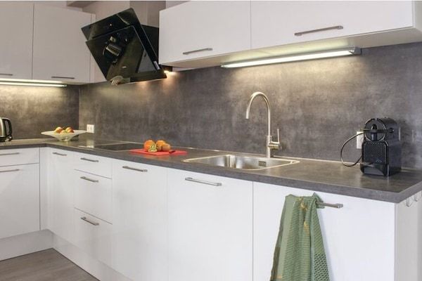 Keuken - Villa in Friesland met Tuin aan Water in Idskenhuizen (3)