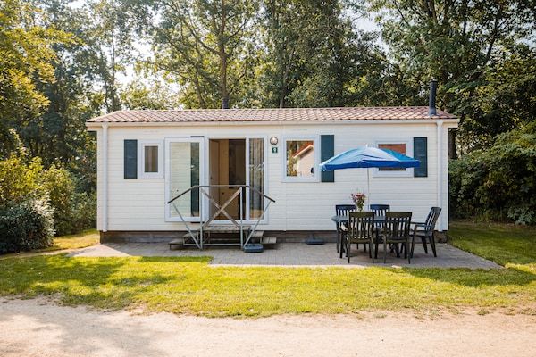 Terras - Chalet bij Leukermeer met terras in Well (4)