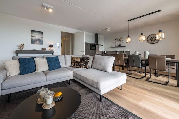 Woonkamer - Appartement in Kamperland bij Veerse Meer in Kamperland (2)