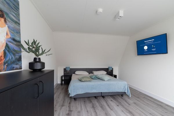 Slaapkamer - Vakantiehuis in Zeeland bij de Zee in Colijnsplaat (5)