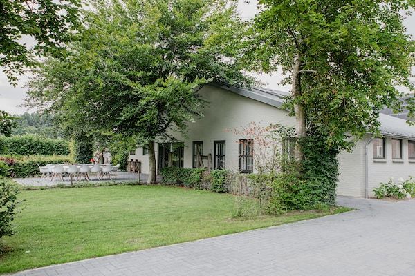 Buitenkant - Huis in Leenderstrijp bij Leenderbos in Leende (1)