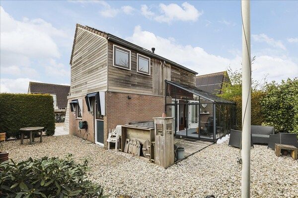 Buitenkant - Vakantiehuis in Grou bij Pikmeer in Grou (2)