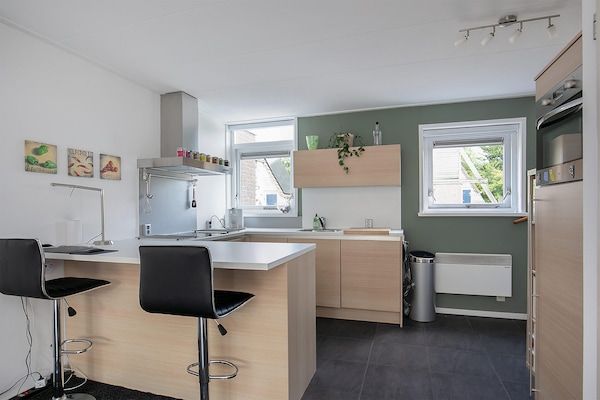 Keuken - Grou-uitje met fietsen en bubbelbad in Grou (3)