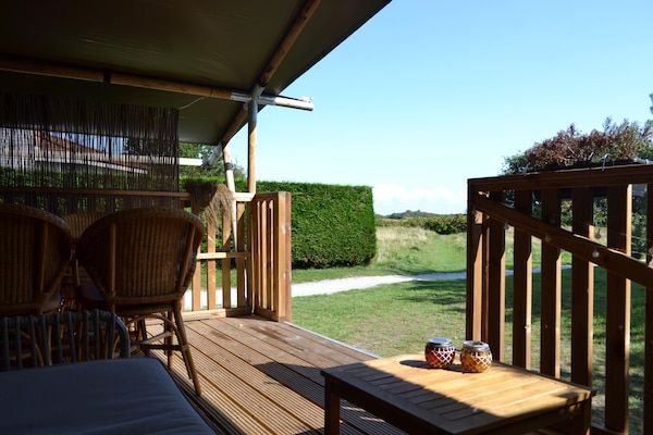 Terras - Safaritent in Nederland bij Duinen & Zee in Hollum (4)