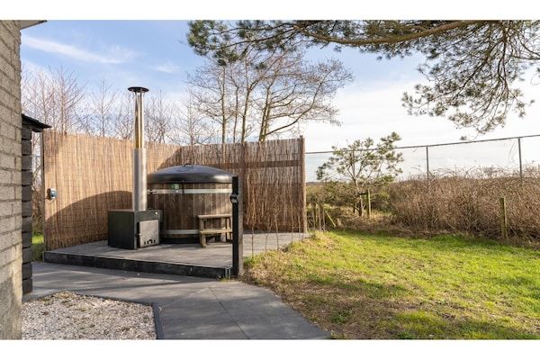 Tuin - Vakantiehuis op Ameland bij Golfbaan in Hollum (3)
