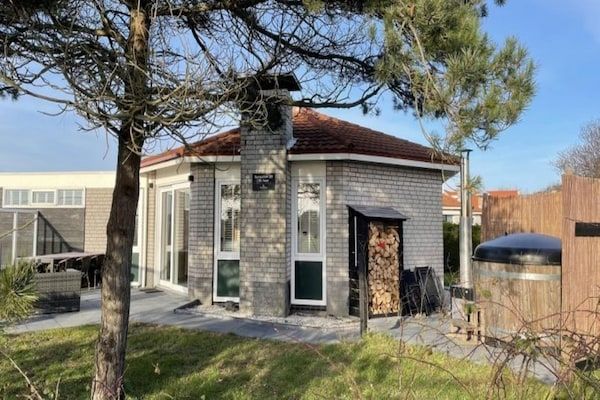 Buitenkant - Vakantiehuis op Ameland bij Golfbaan in Hollum (1)