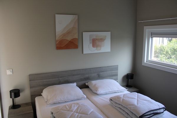 Slaapkamer - Appartement met Sauna en Terras in Gelderland in Lathum (4)