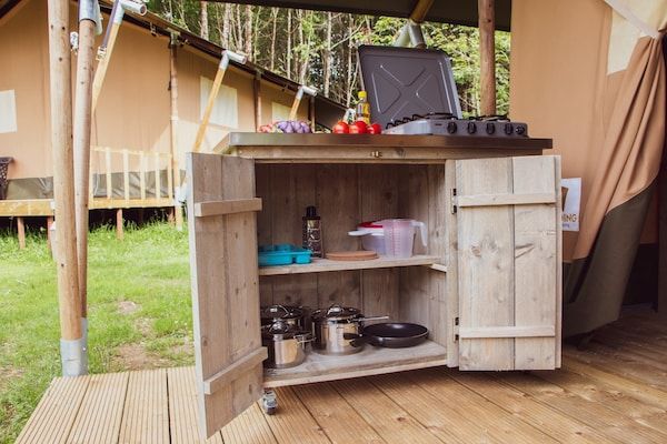 Keuken - Glamping Tent in Nederland met Terras in Lathum (3)