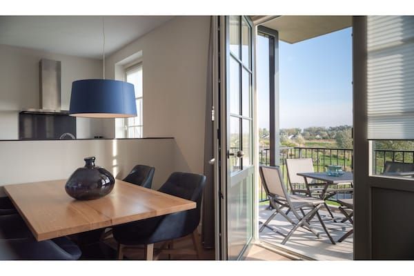 Terras - Appartement in Colijnsplaat bij Meer en Sauna in Colijnsplaat (2)