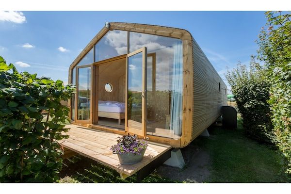 Buitenkant - Tiny House bij de Oranjezon Duinen in Vrouwenpolder (1)