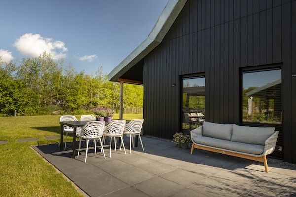 Tuin - Villa in Friesland met tuin en terras in Sint Nicolaasga (2)