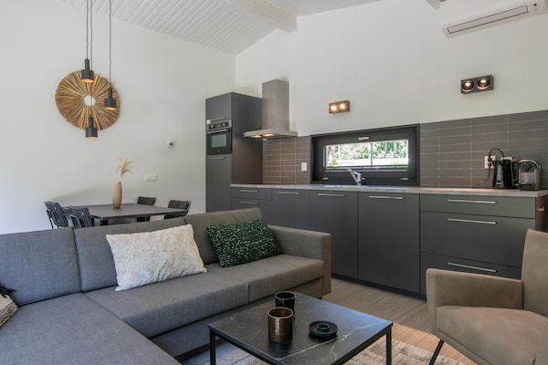 Keuken - Chalet nabij Eindhoven met eigen sauna in Mierlo (4)
