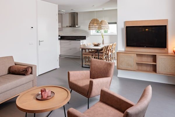 Woonkamer - Vakantiehuis bij Noordwijk Strand in Noordwijkerhout (4)