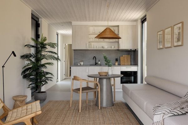 Woonkamer - Lodge in Nederland met Luxe Terras in Zeewolde (2)