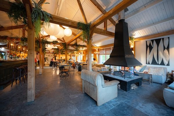 Park - Prachtige lodge met wellness in Zeewolde (2)
