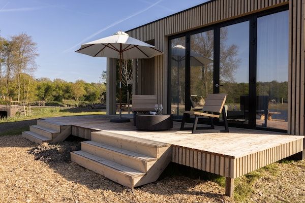 Buitenkant - Vakantiehuis in Bos met Whirlpool in Zeewolde (1)