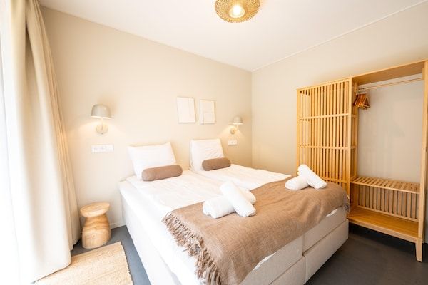 Slaapkamer - Waterlodge in Lelystad met privé sauna in Zeewolde (4)