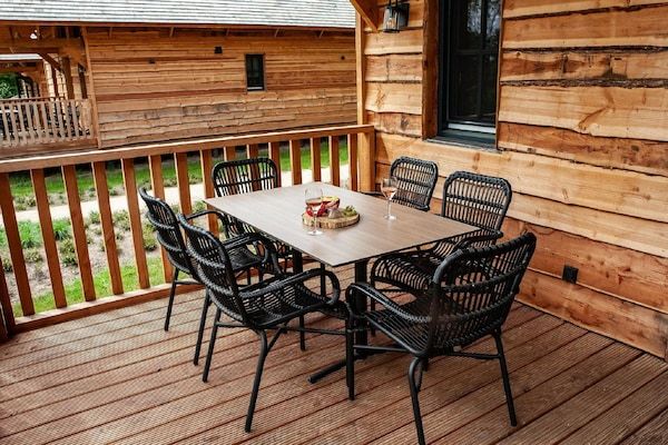Terras - Vakantiehuis in Brabant met privé spa in Uden (4)