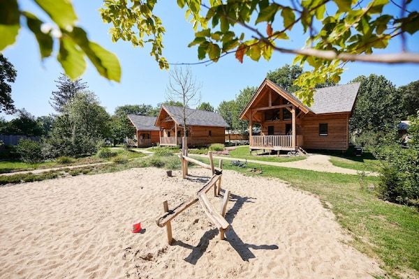 Buitenkant - Vakantiehuis in Brabant met privé spa in Uden (5)