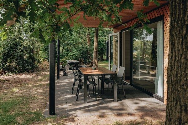 Terras - Ruime villa in bospark in Schaijk (5)