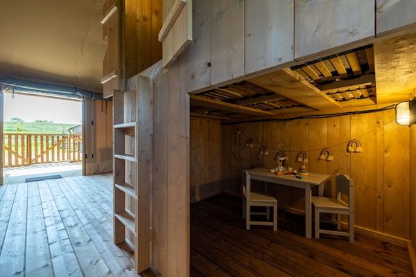 Eetkamer - Glamping safari lodge aan het IJsselmeer in Andijk (2)